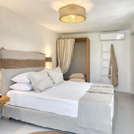 Amalgam Homes Paros Beachfront Villa *