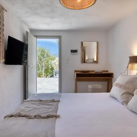 Amalgam Homes Paros Beachfront Villa *