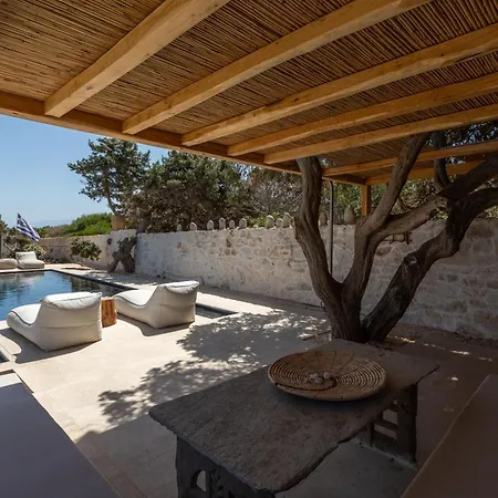 Amalgam Homes Paros Beachfront Villa * Ambelas
