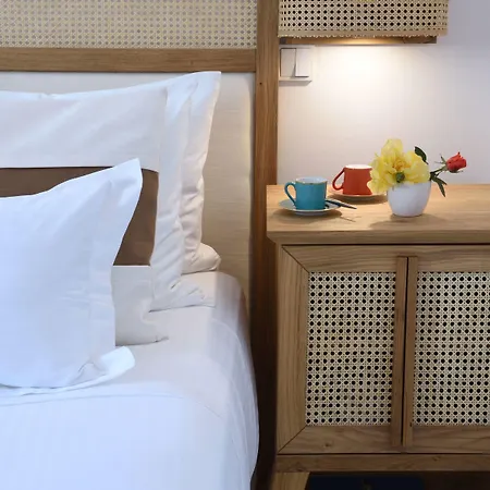 Amalgam Homes Paros Beachfront Ambelas