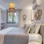 Villa Amalgam Homes Paros Beachfront Ampelas