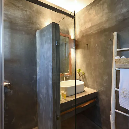 Amalgam Homes Paros Beachfront וילה *