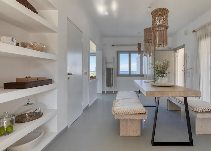 Amalgam Homes Paros Beachfront וילה אמבלאס